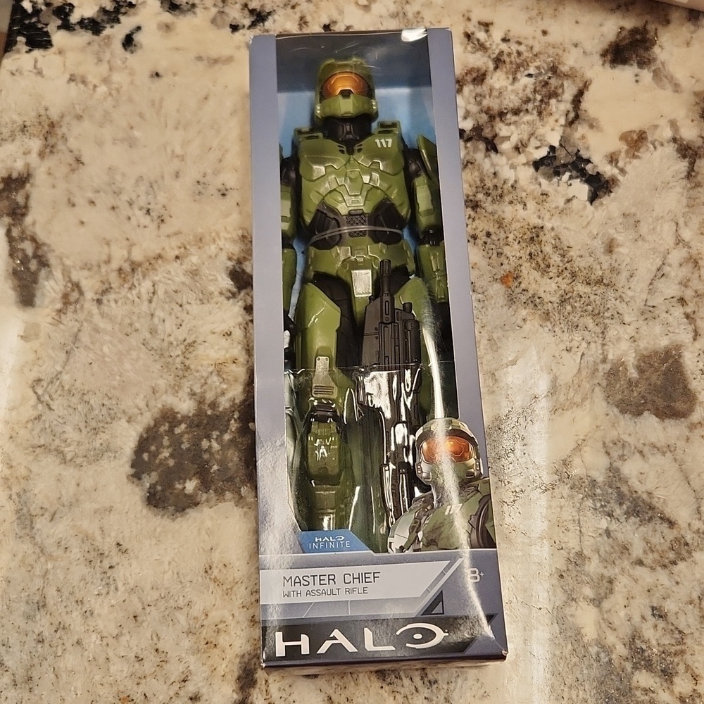 Halo Master cheif action Figure with assault rifle toy NEW IN BOX